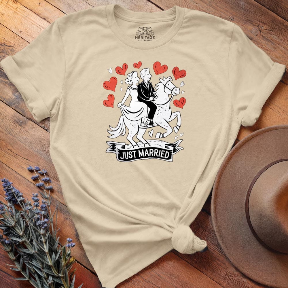 Just Married - Relaxed Tee