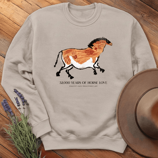32,000 years of Horse Love - Sweatshirt - Sand